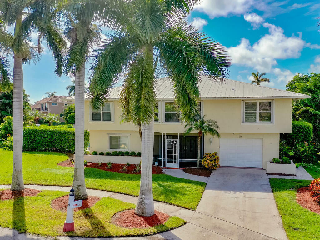 Property Photo:  1179 Lighthouse Court  FL 34145 