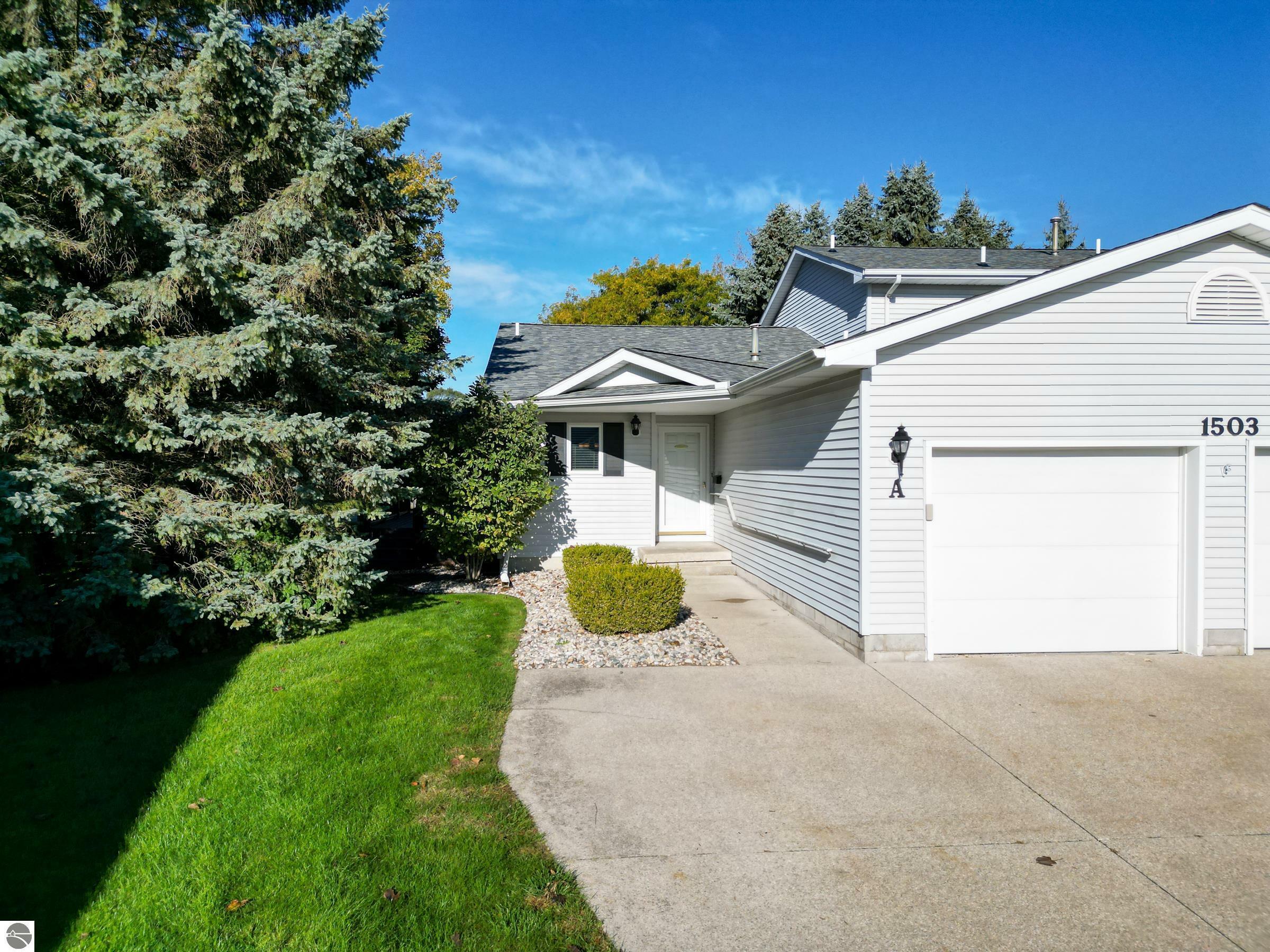 Property Photo:  1503 E Gaylord Street  MI 48858 