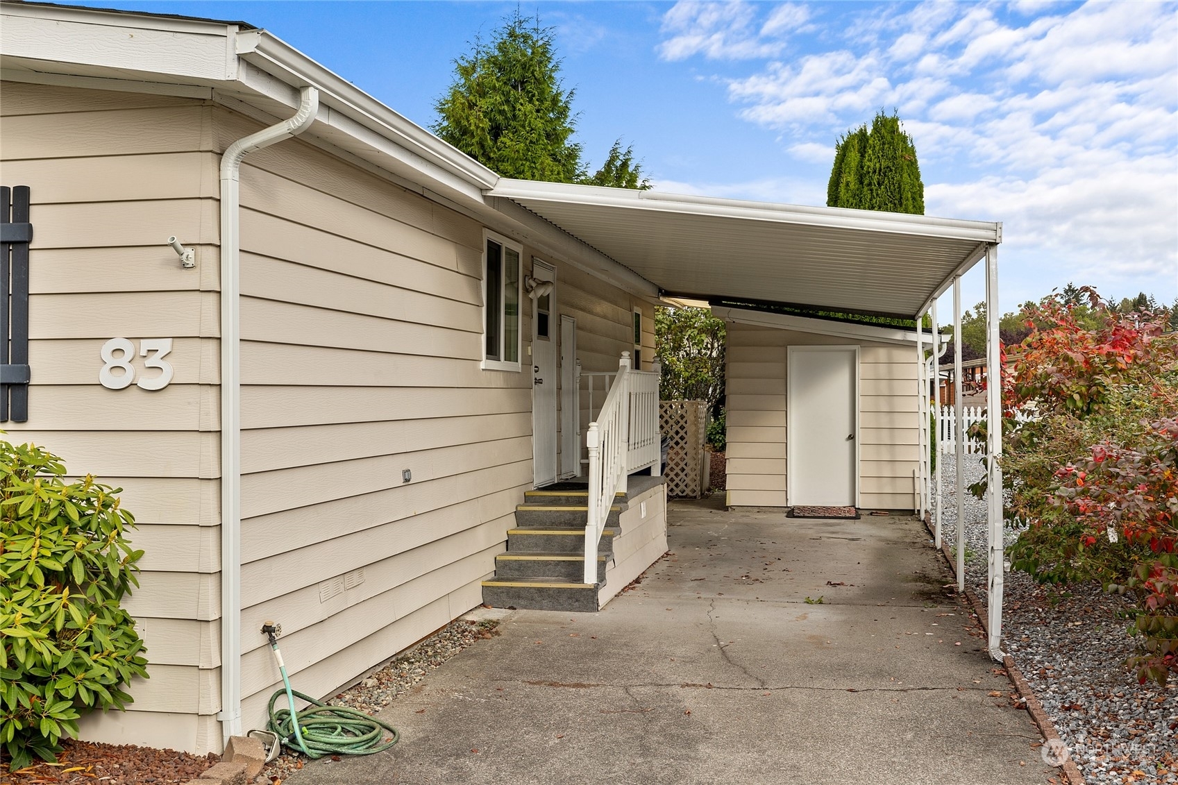 Property Photo:  1402 22nd Street NE 83  WA 98002 