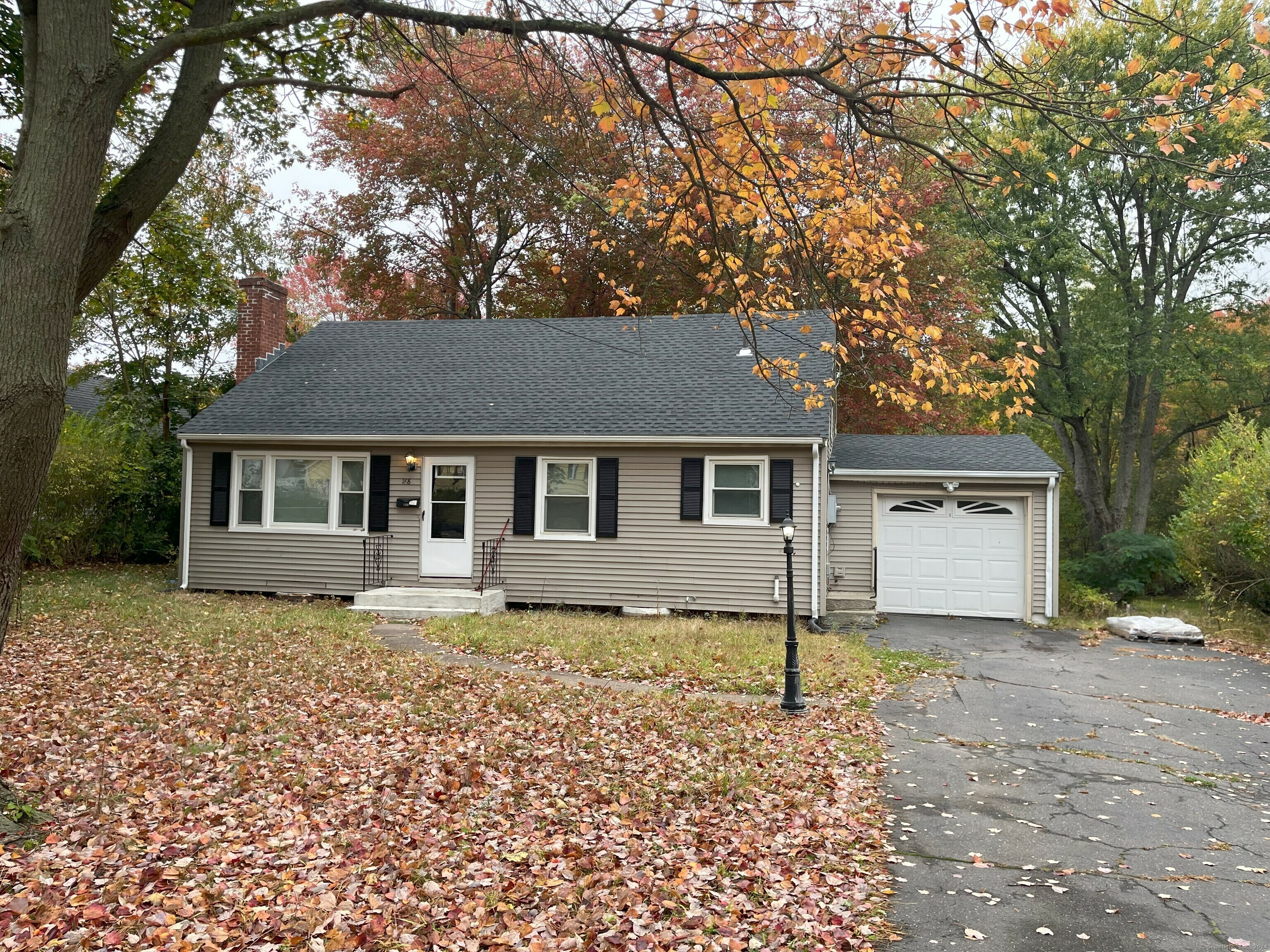 Property Photo:  188 Great Hill Road  CT 06108 