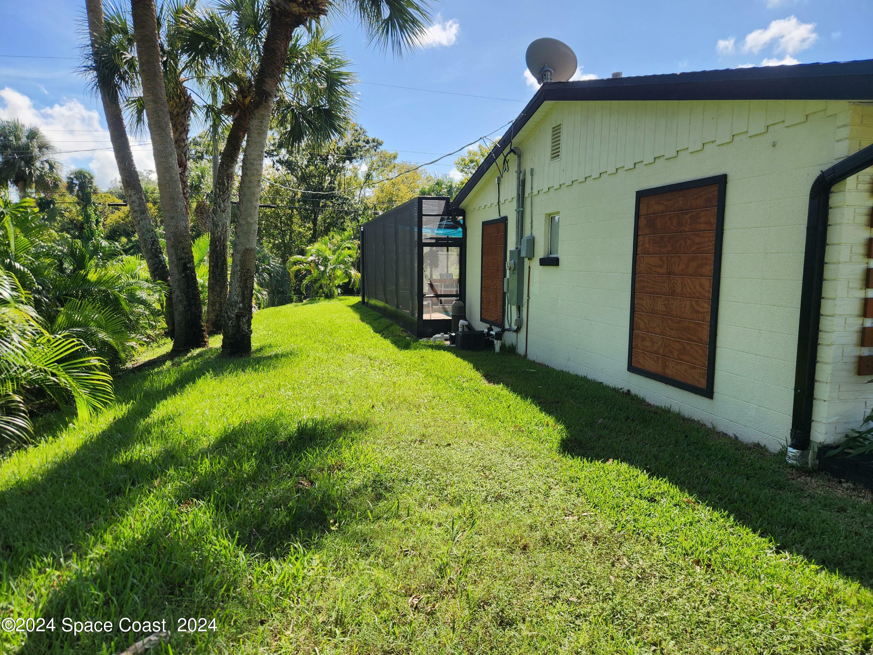 Property Photo:  637 Espanola Way  FL 32901 