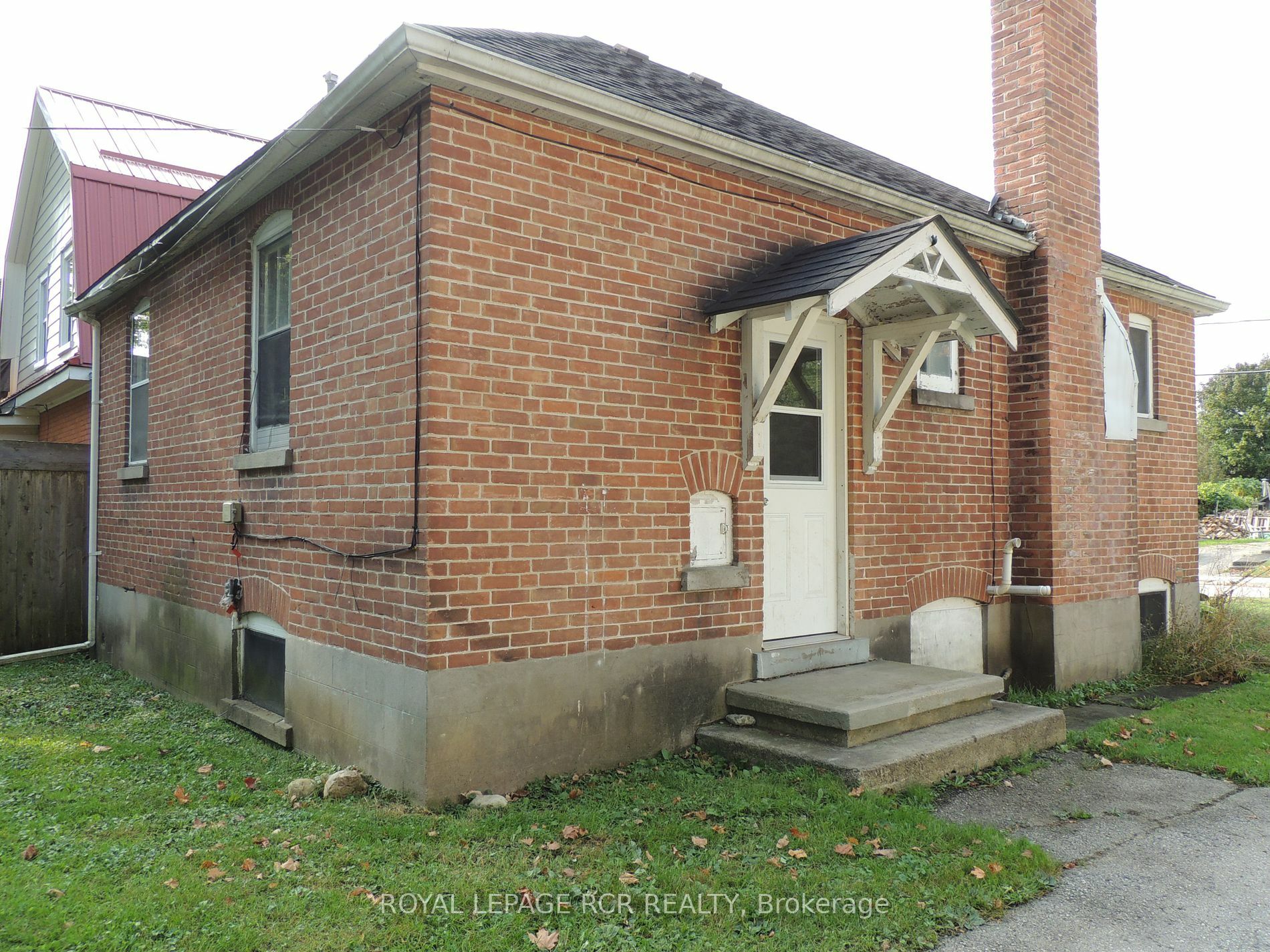 Property Photo:  151 Countess St N  ON N0G 1R0 