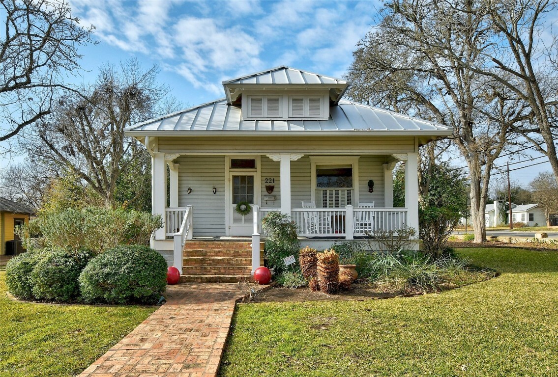 Property Photo:  221 N Johnson Avenue  TX 78666 