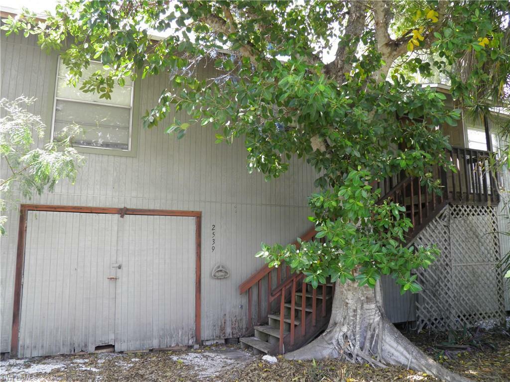 Property Photo:  2539 Harbour Ln  FL 33957 