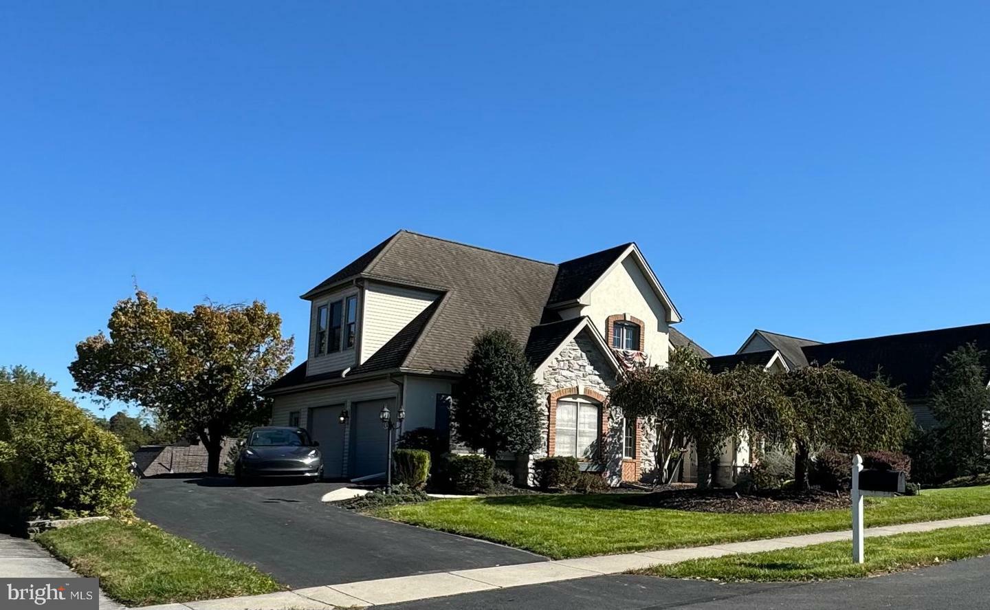 Property Photo:  1085 Country Club Road  PA 17011 