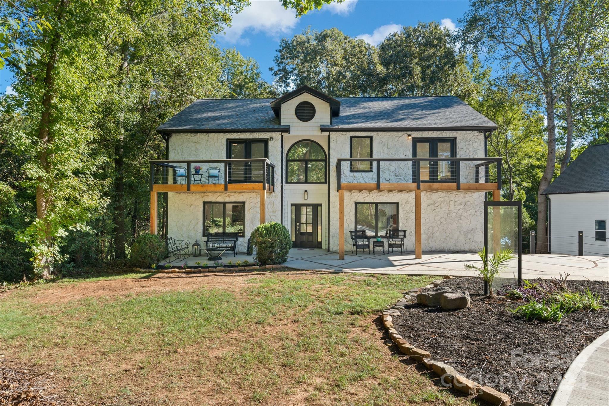 Property Photo: 4194 Pointe Norman Drive NC 28673