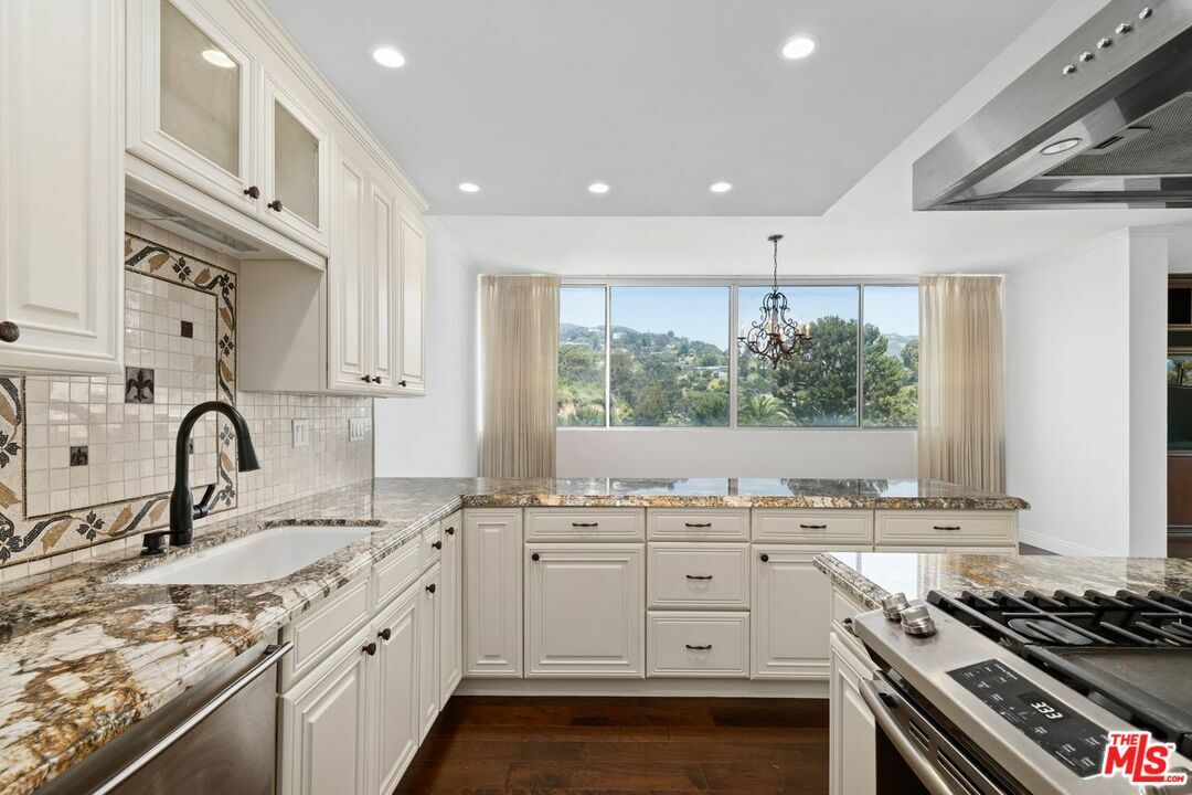 Property Photo:  17368  W Sunset Blvd 401  CA 90272 