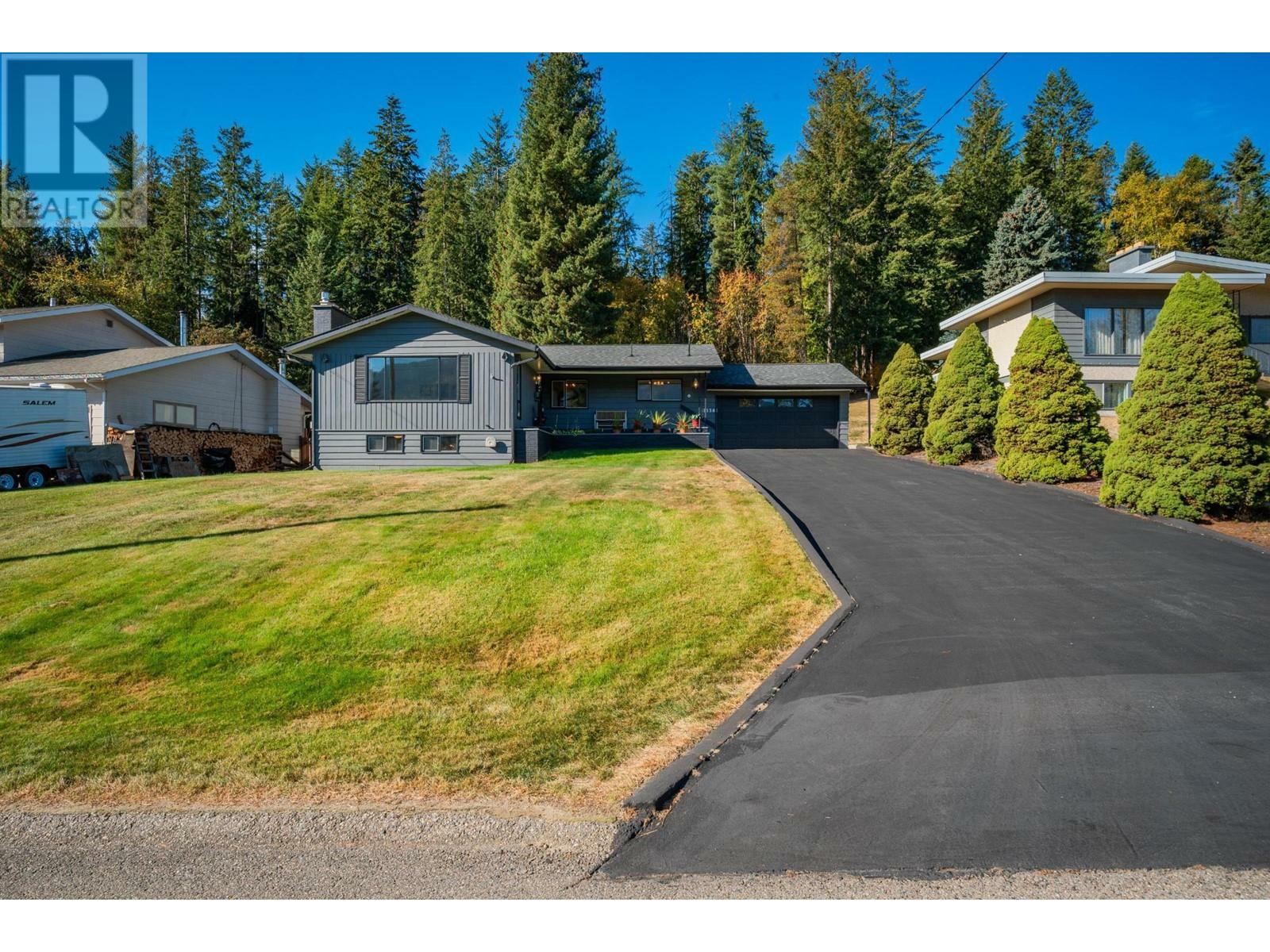 2138 Crestview Crescent  Castlegar BC V1N 3B3 photo