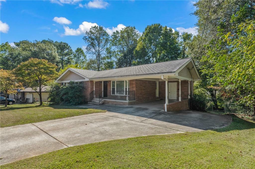 Property Photo:  690 Rosedale Drive SE  GA 30082 