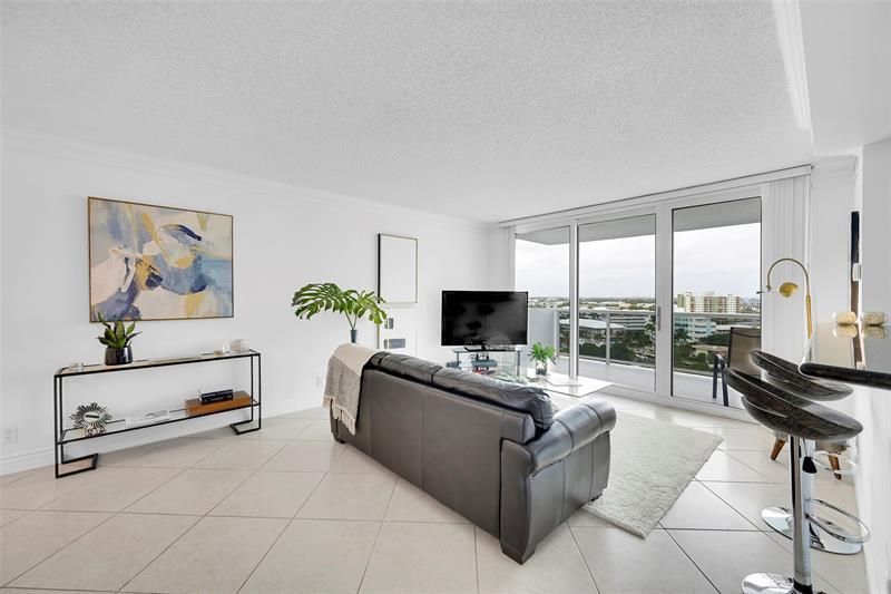 Property Photo: 2715 N Ocean Blvd 9F FL 33308