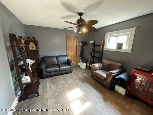 Property Photo:  1417 Park Avenue  MI 48910 