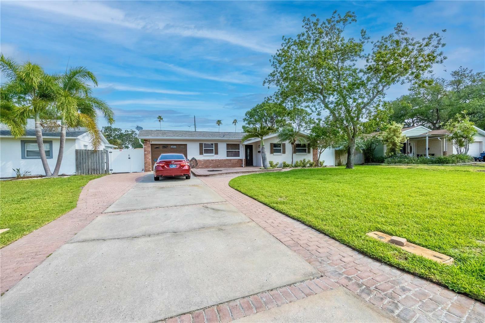 Property Photo: 1827 Oklahoma Avenue NE FL 33703