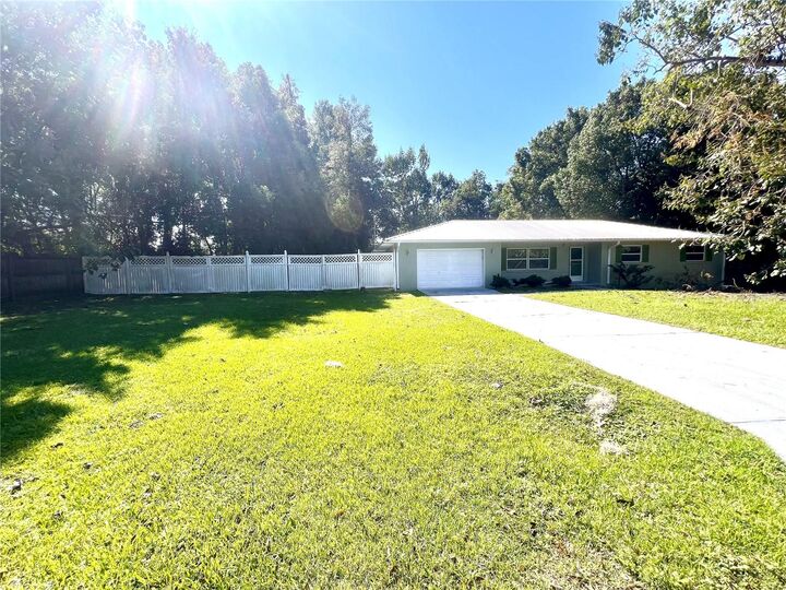 Property Photo: 4628 NE 8th Place FL 34470