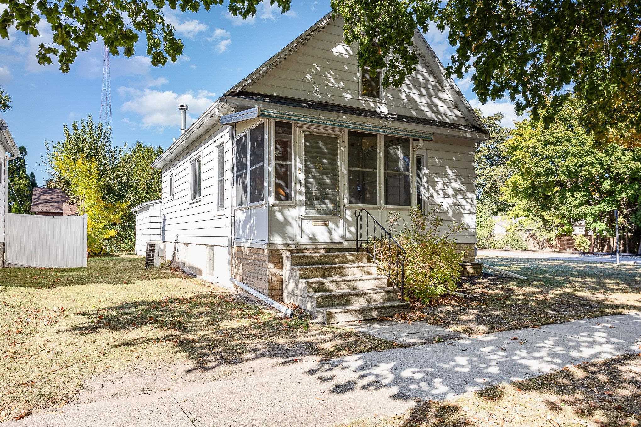 Property Photo:  409 N Mountain Street  MI 48706 