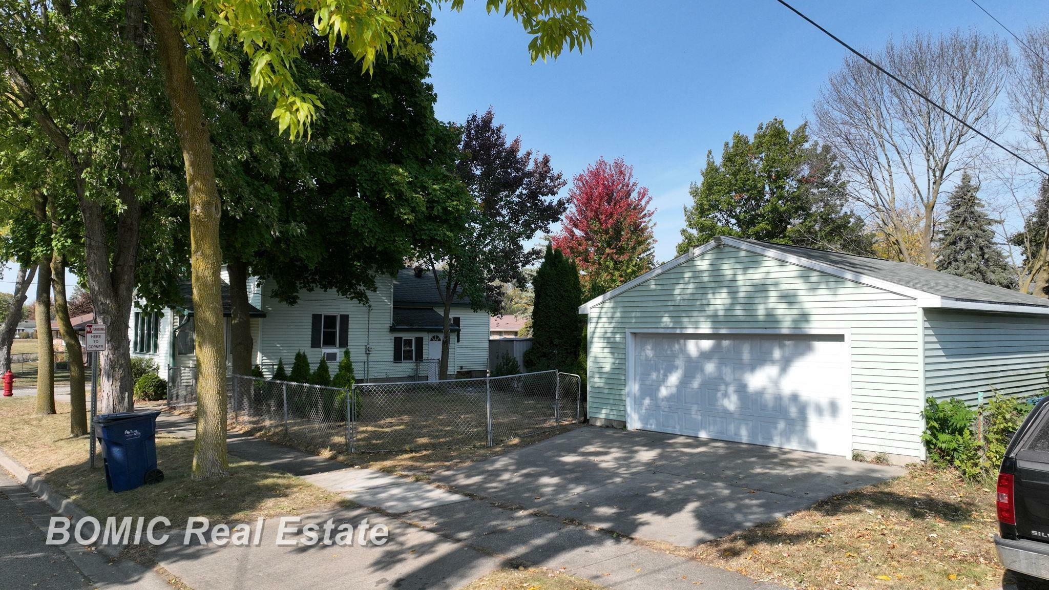 Property Photo:  508 W Calumet Street  MI 48708 