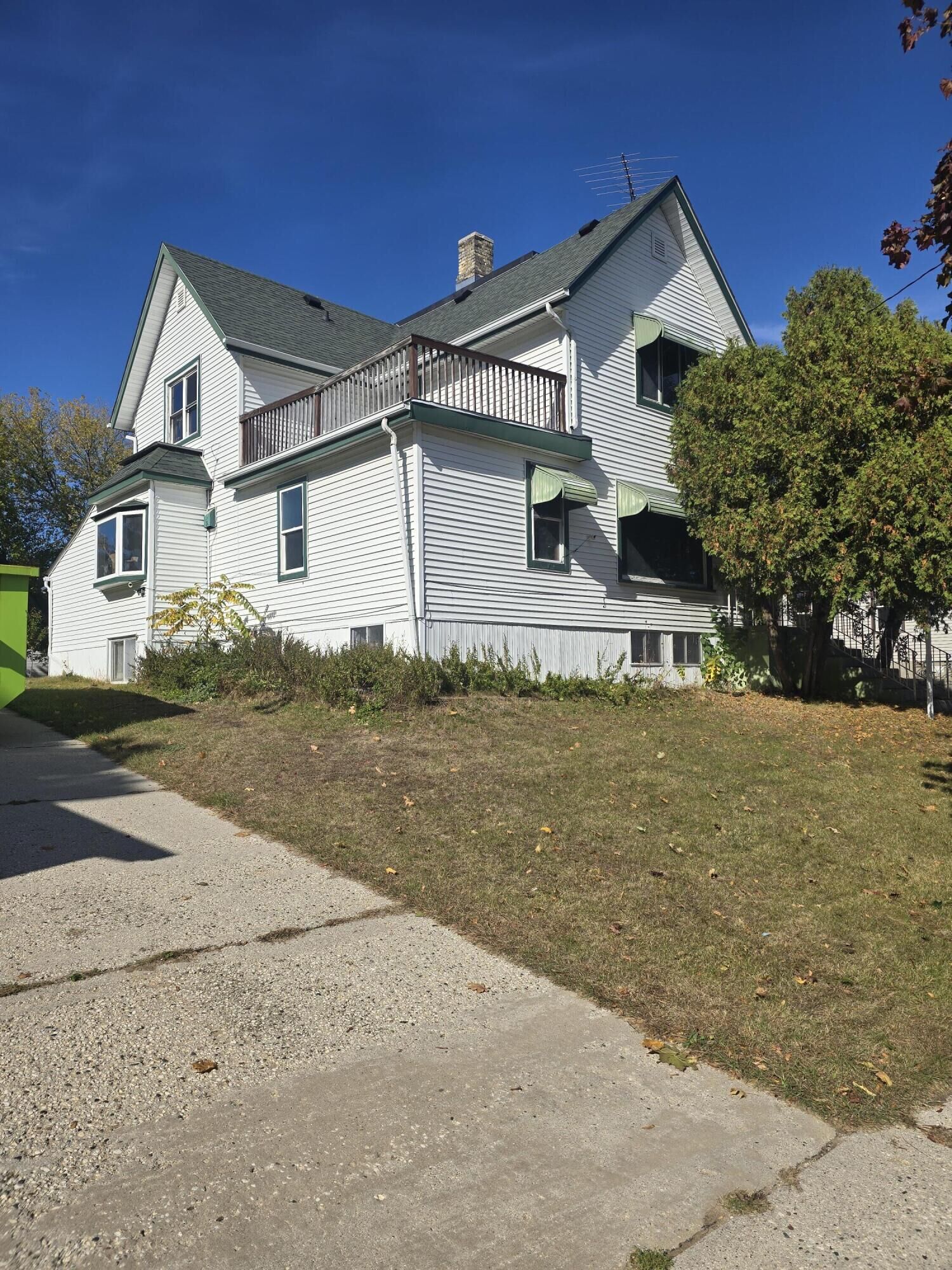 Property Photo:  1332 S 13th St  WI 54220
