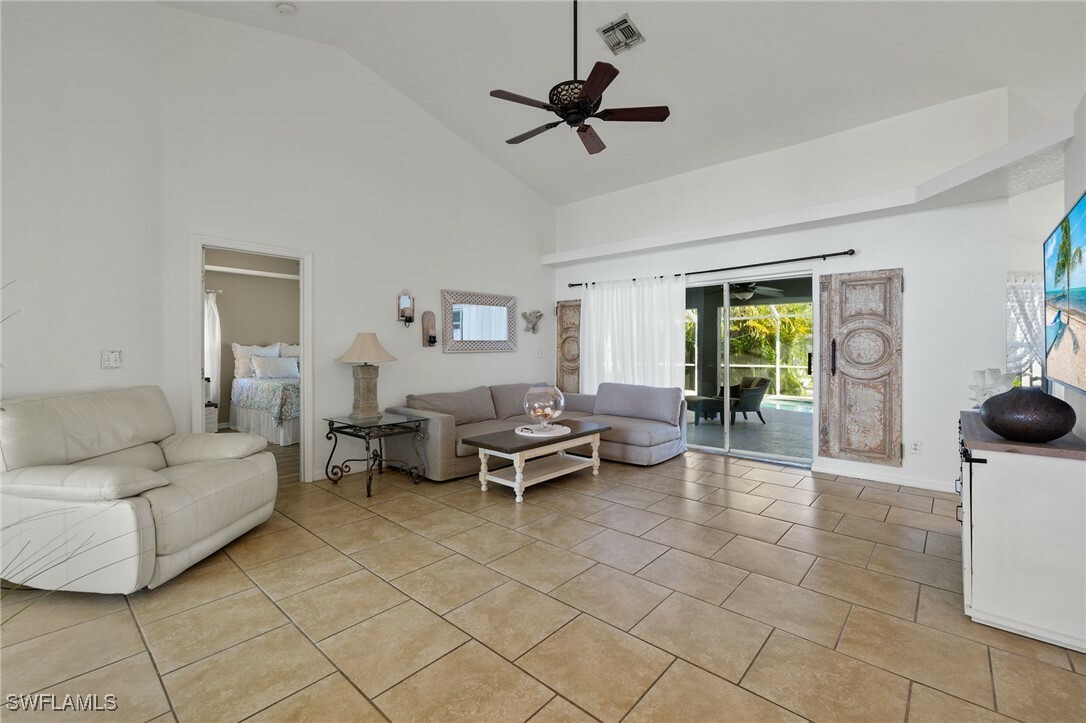 Property Photo:  2105 SW 29th Terrace  FL 33914 