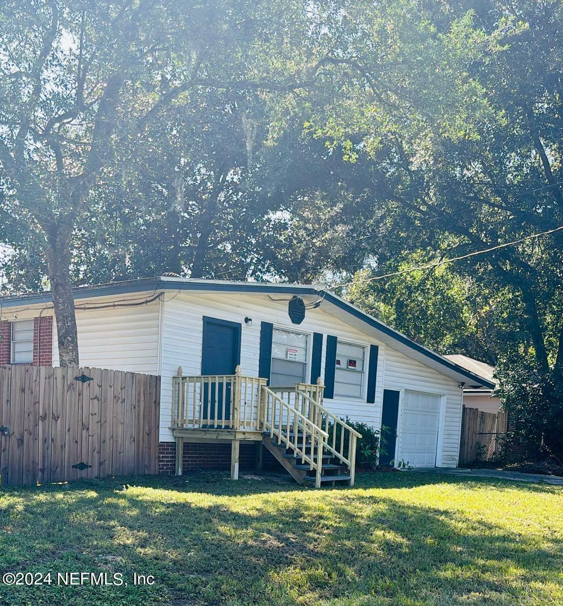 Property Photo:  1430 Ron Road  FL 32210 