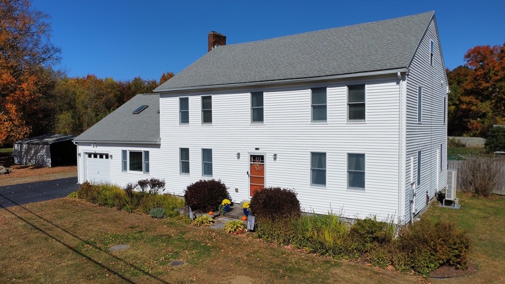 Property Photo:  1084 Dunhamtown Brimfield Rd  MA 01010 