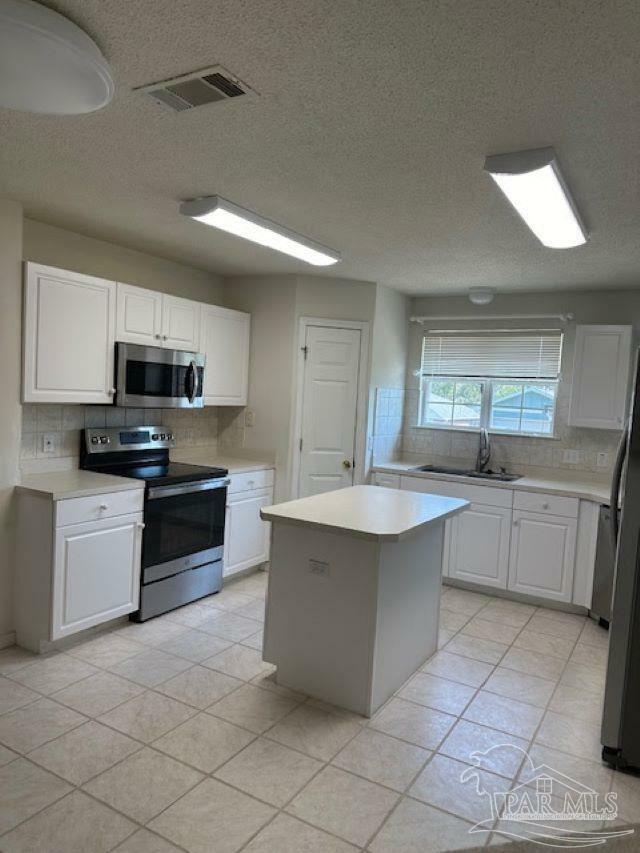 Property Photo:  2719 Blackwood Dr  FL 32533 