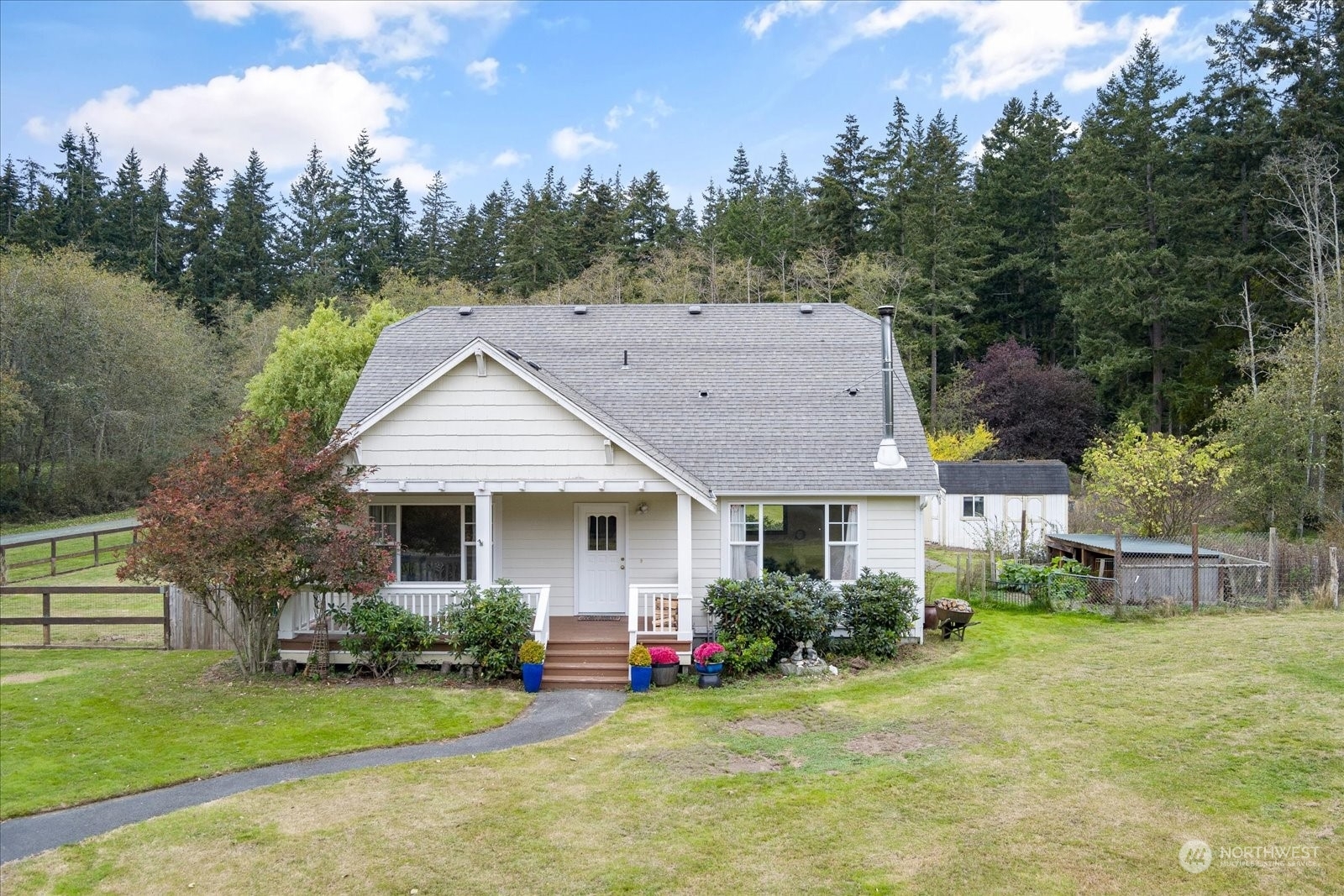 Property Photo:  423 Dalton Road  WA 98239 