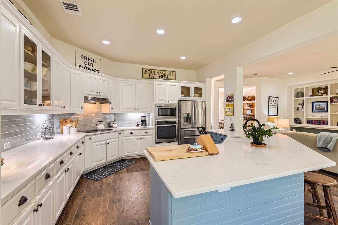Property Photo: 134 Fairwood Drive TX 78628