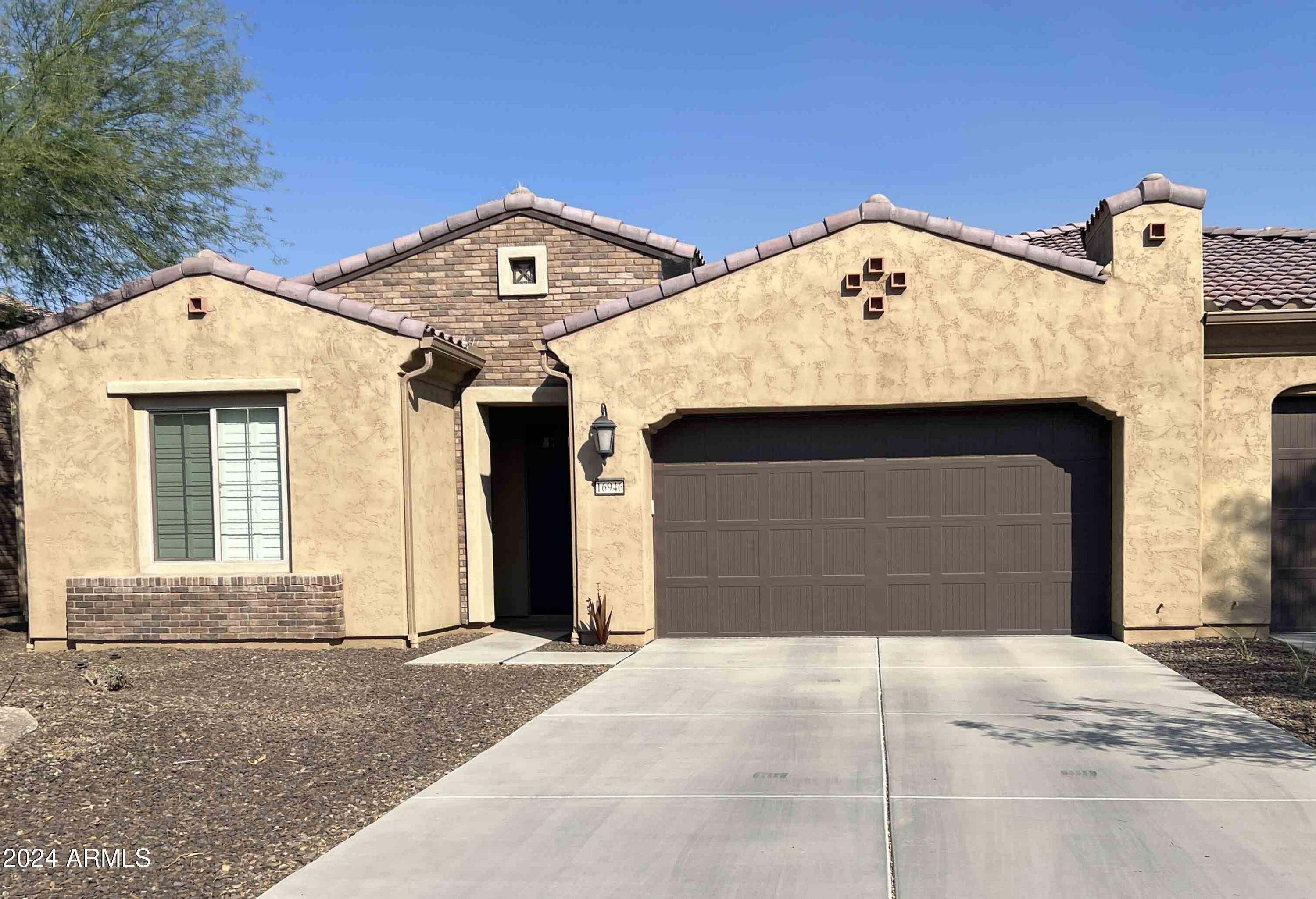 Property Photo:  16946 W Holly Street  AZ 85395 