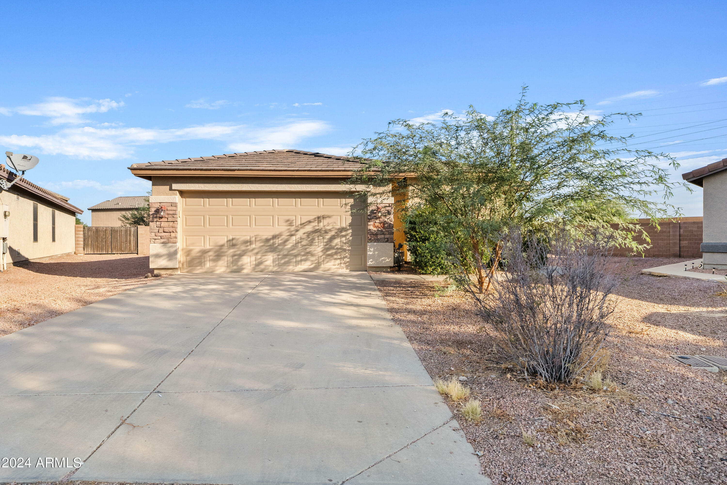 Property Photo:  35344 N Karan Swiss Circle  AZ 85143 