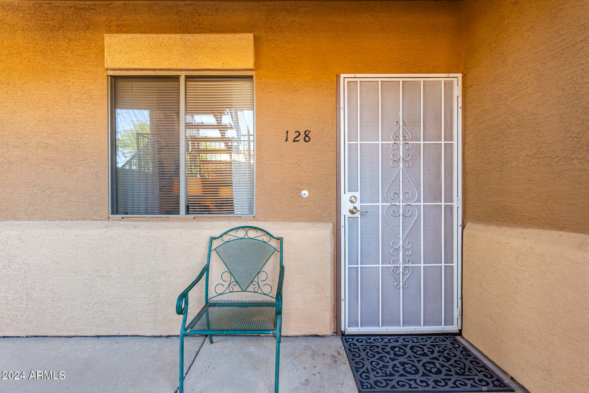 Property Photo:  537 S Delaware Drive 128  AZ 85120 