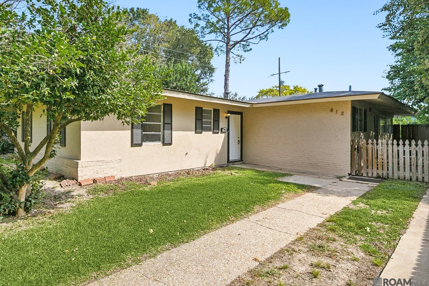 Property Photo: 412 Linda Cir LA 70806
