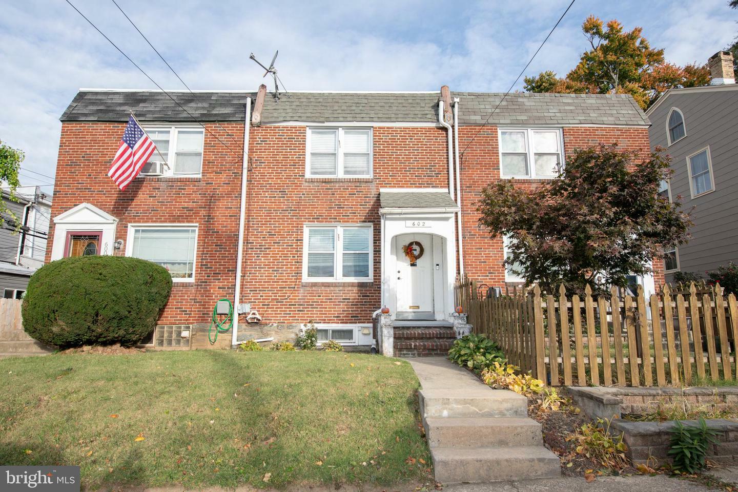 Property Photo:  602 Dupont Street  PA 19128 