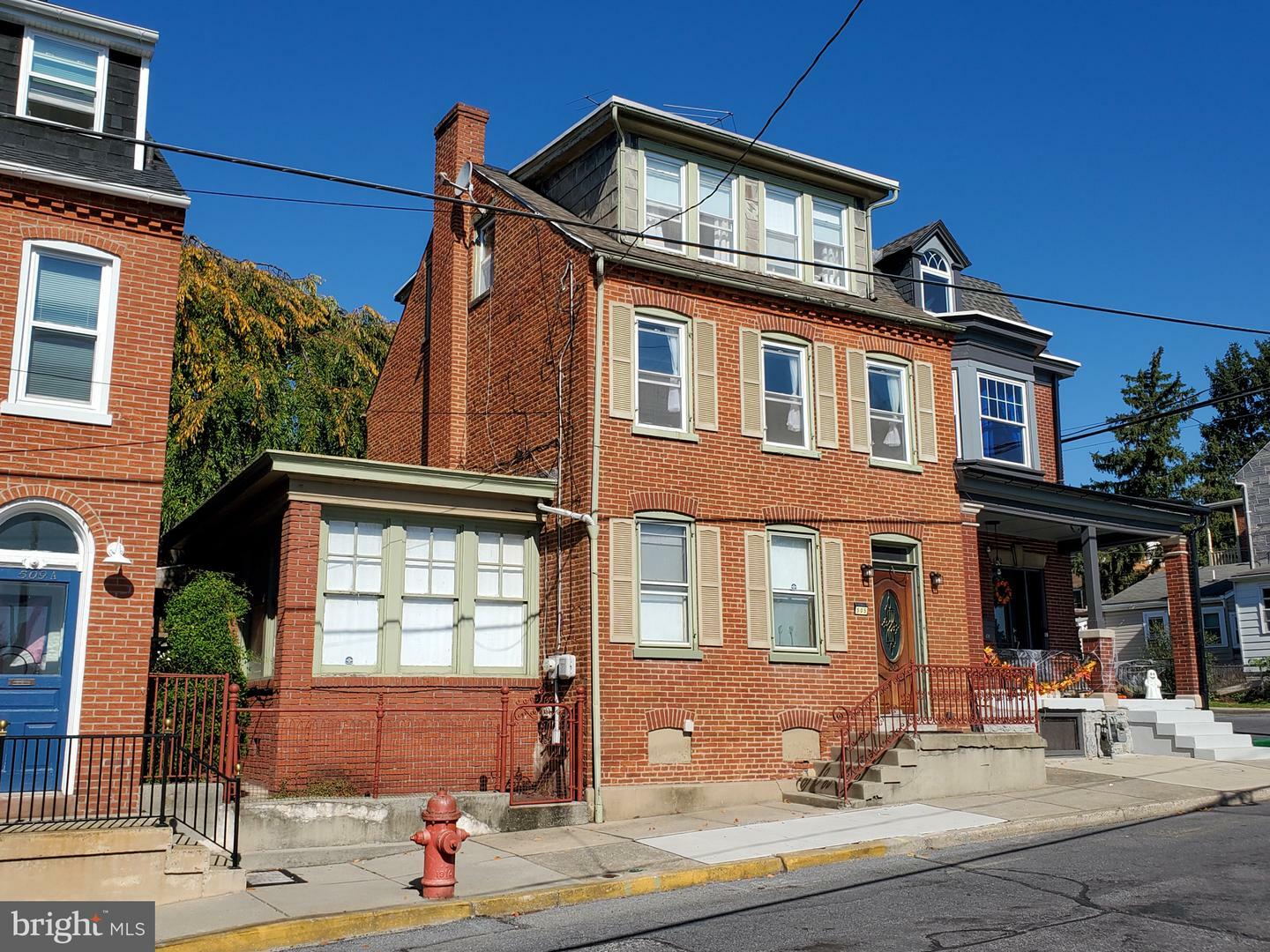 Property Photo:  505 Saint Joseph Street  PA 17603 