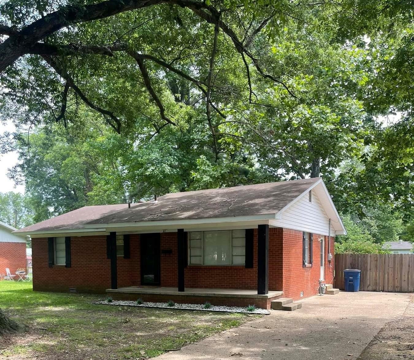 Property Photo:  617 S Clayton Street  AR 72461 