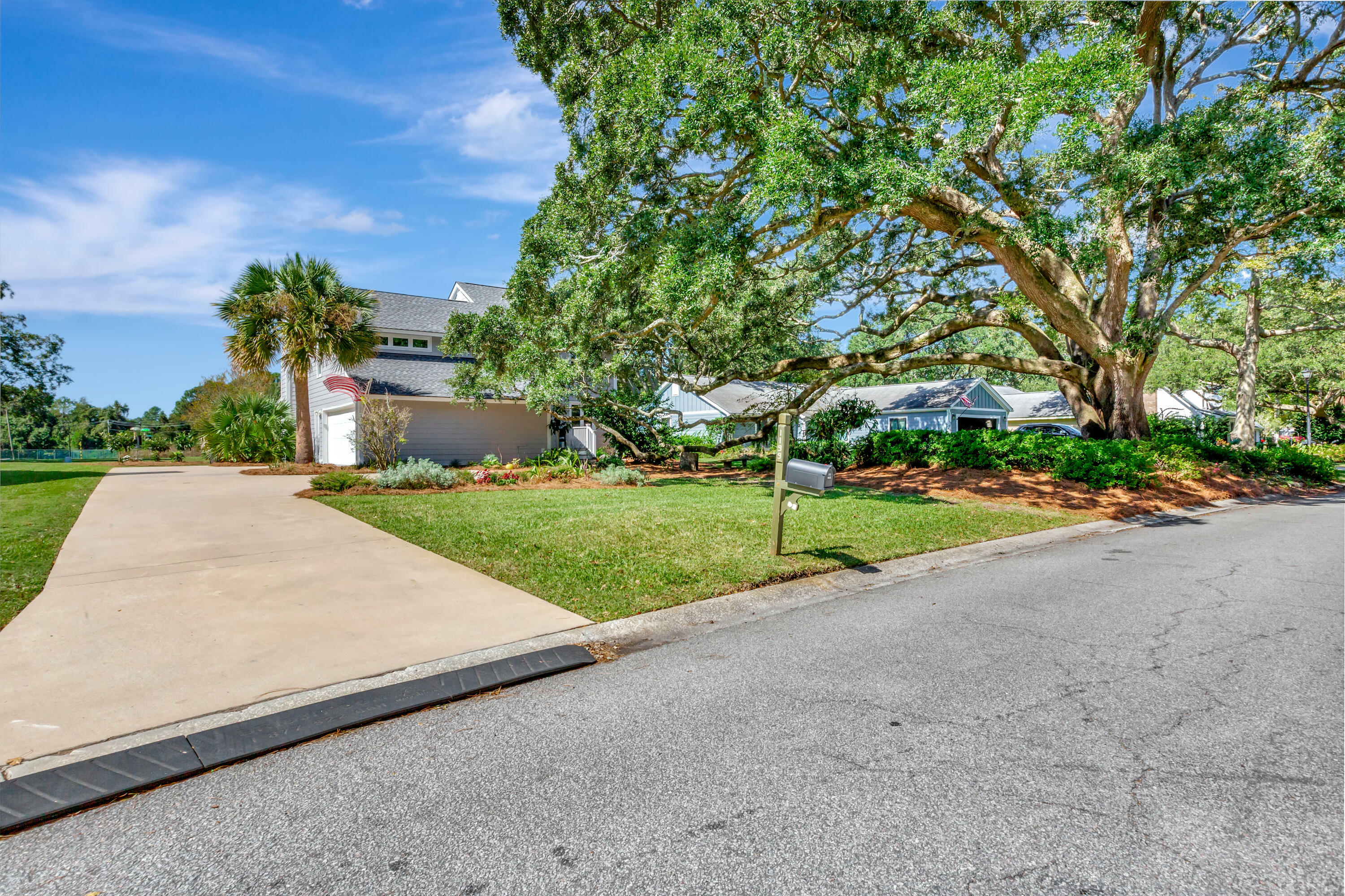 Property Photo:  1199 Parkway Drive  SC 29464 