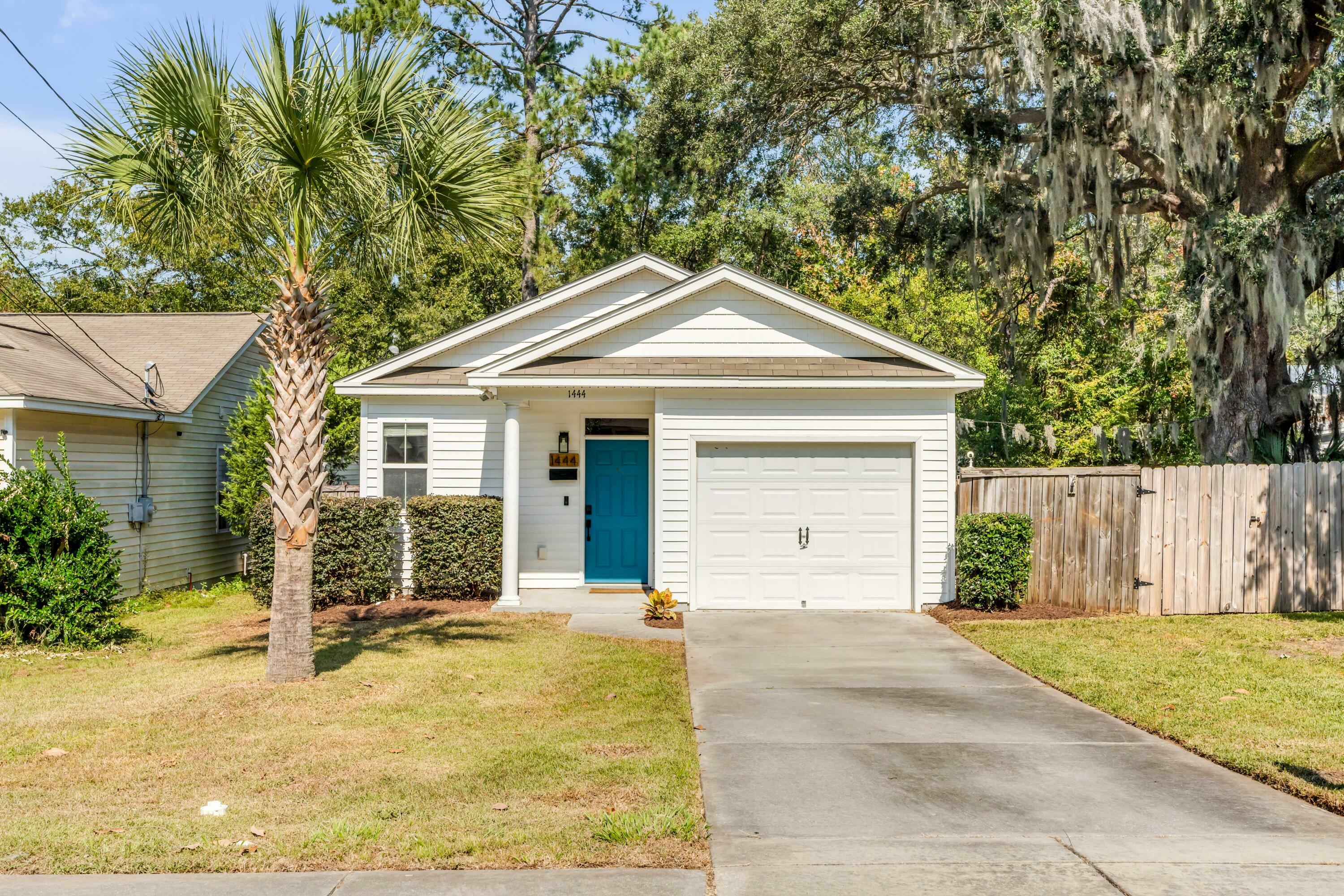 Property Photo:  1444 Bexley Street  SC 29405 