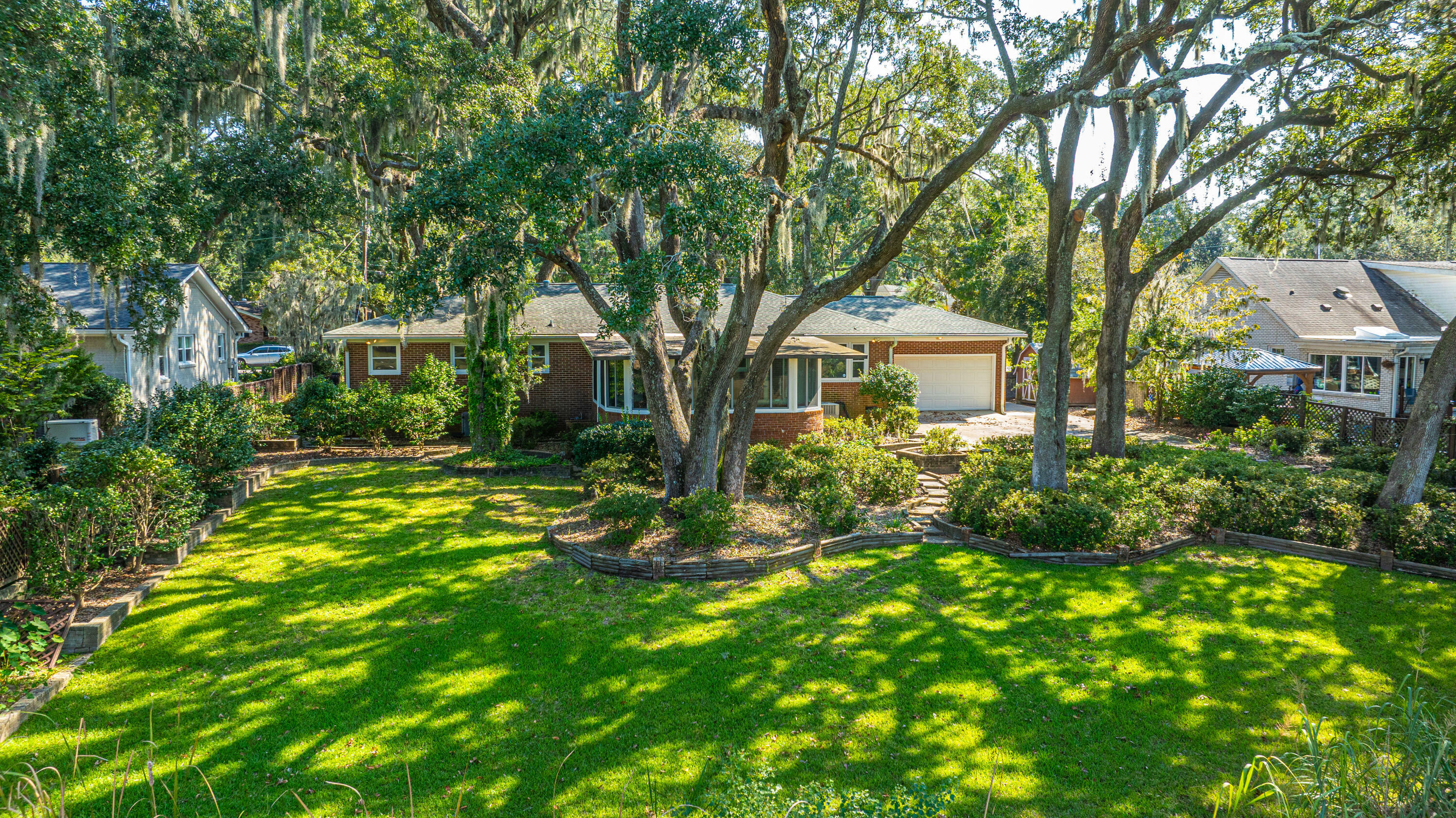 Property Photo:  1835 Wilshire Drive  SC 29407 