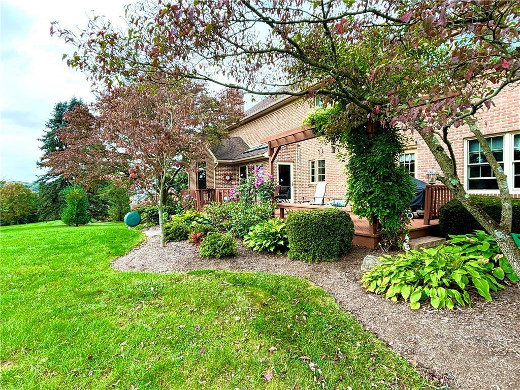 Property Photo:  2739 Apple Valley Circle  PA 18069 