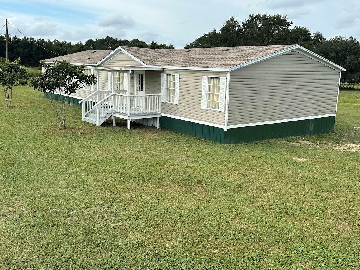 Property Photo:  12586 SE 170th Street  FL 32195 