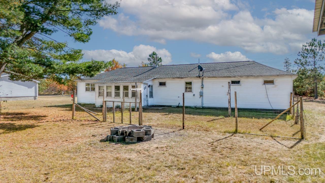 Property Photo:  9902 US 2 Highway  MI 49878 