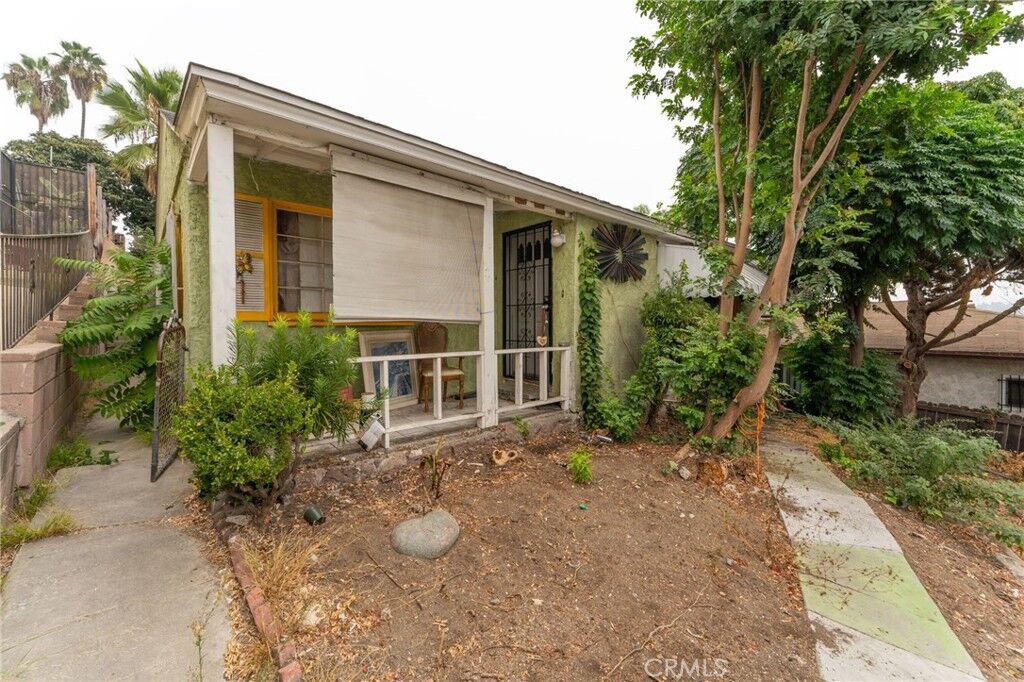 Property Photo: 1862 Del Paso Avenue CA 90032