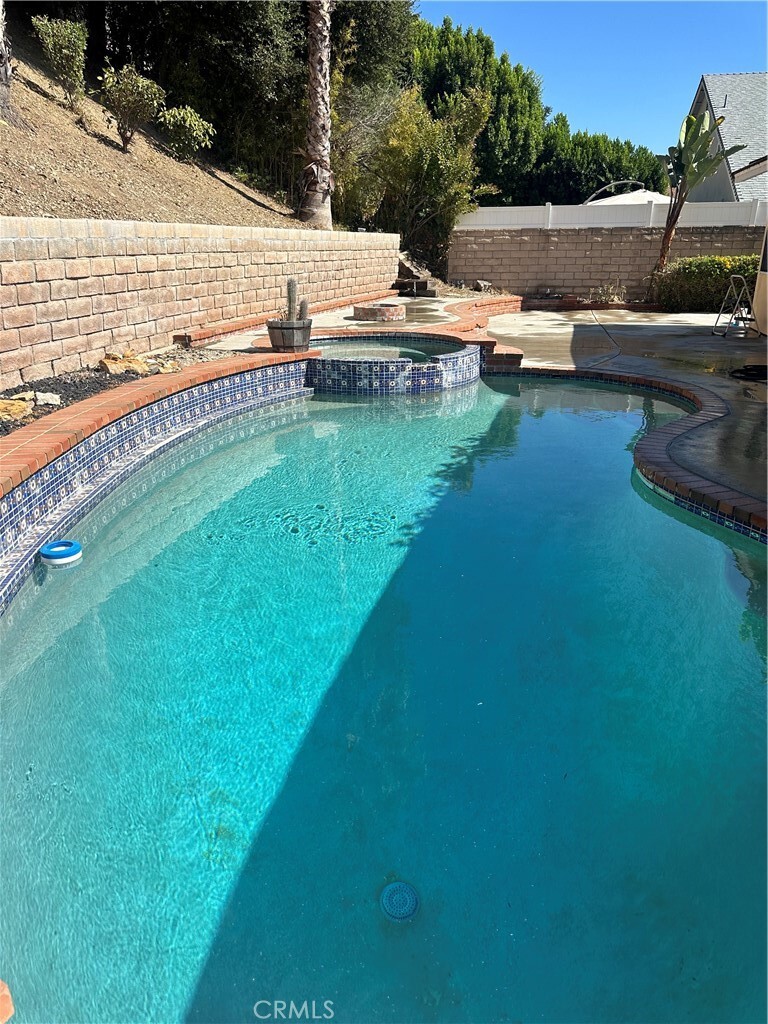 Property Photo: 5852 Dovetail Drive CA 91301