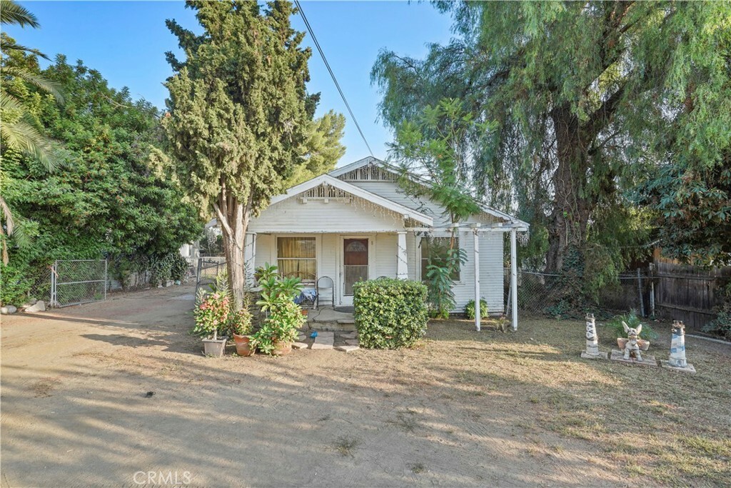 Property Photo:  14018 Hubbard Street  CA 91342 