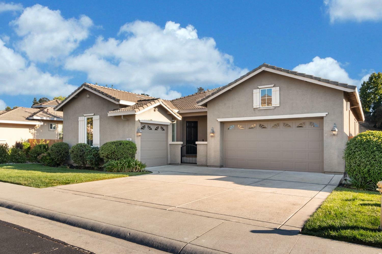 Property Photo:  2080 Petruchio Way  CA 95661 