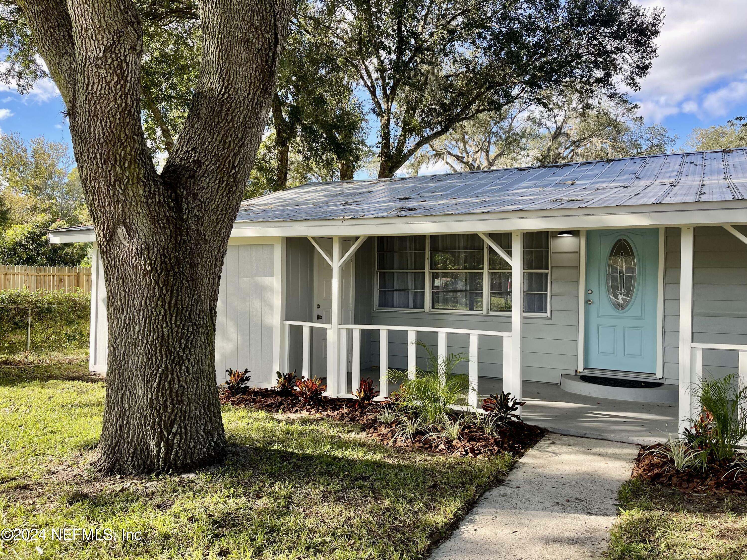 Property Photo:  284 Leo Street  FL 32084 