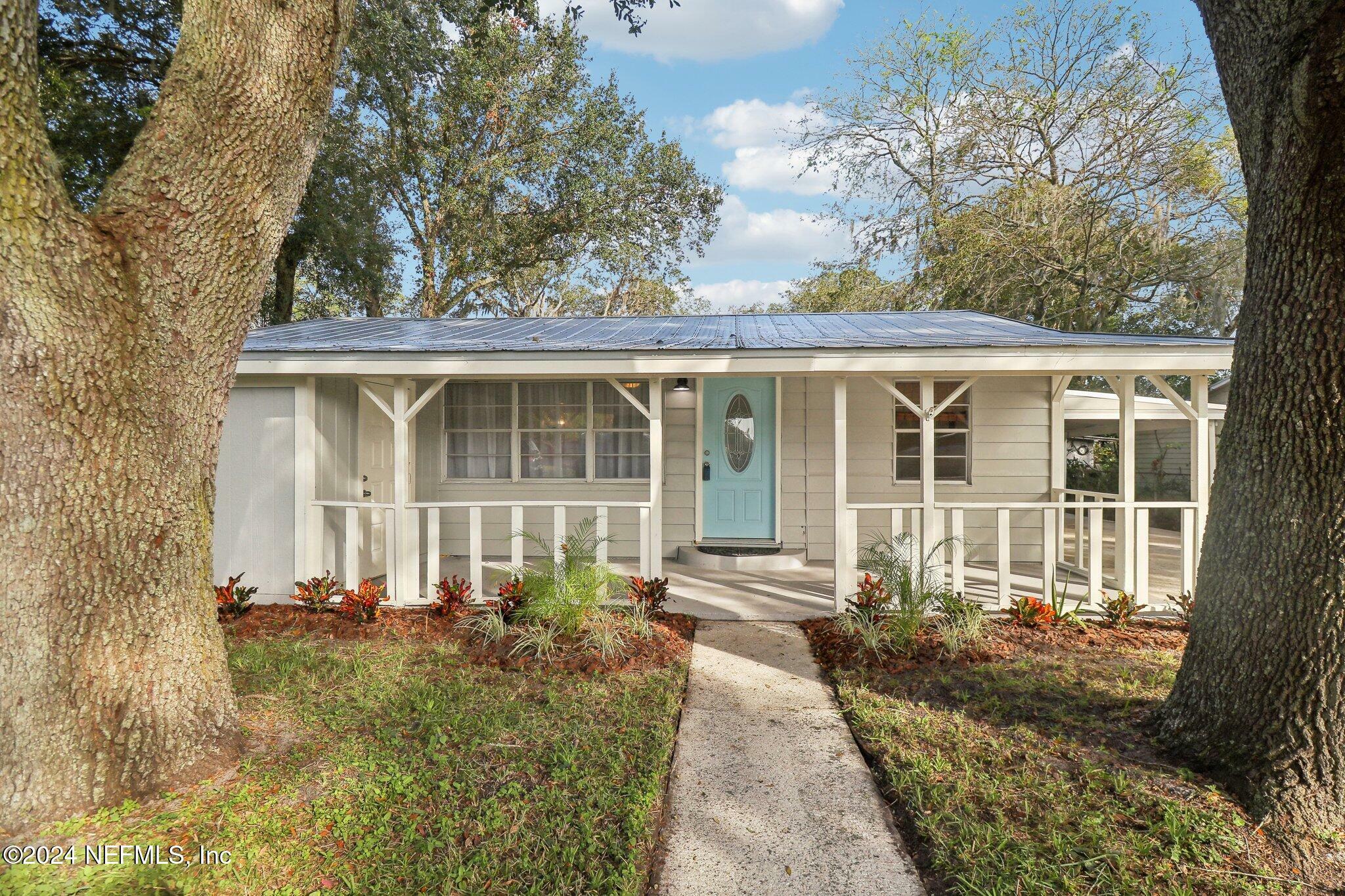 Property Photo:  284 Leo Street  FL 32084 