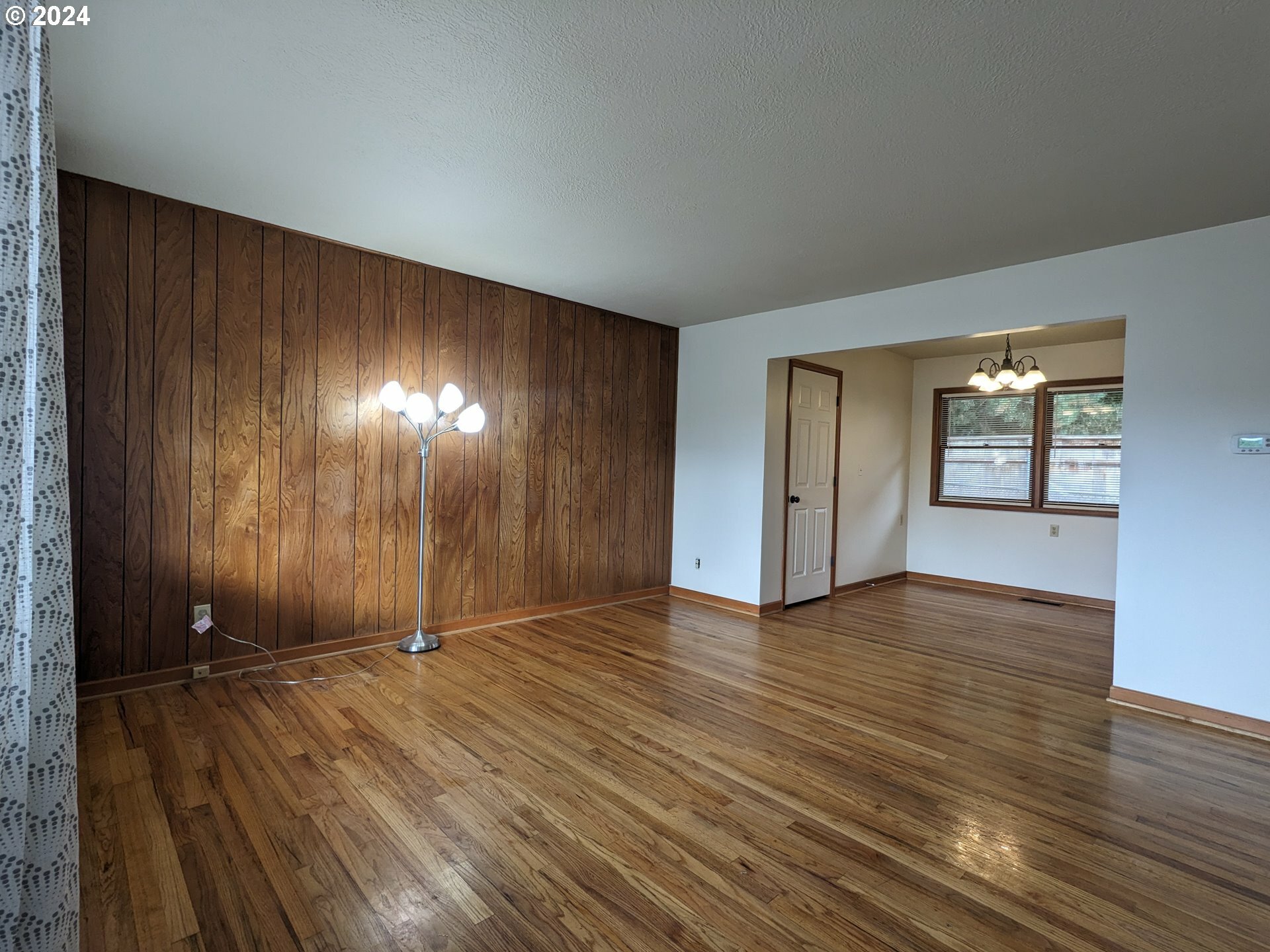 Property Photo:  11202 SE 33rd Ave  OR 97222 