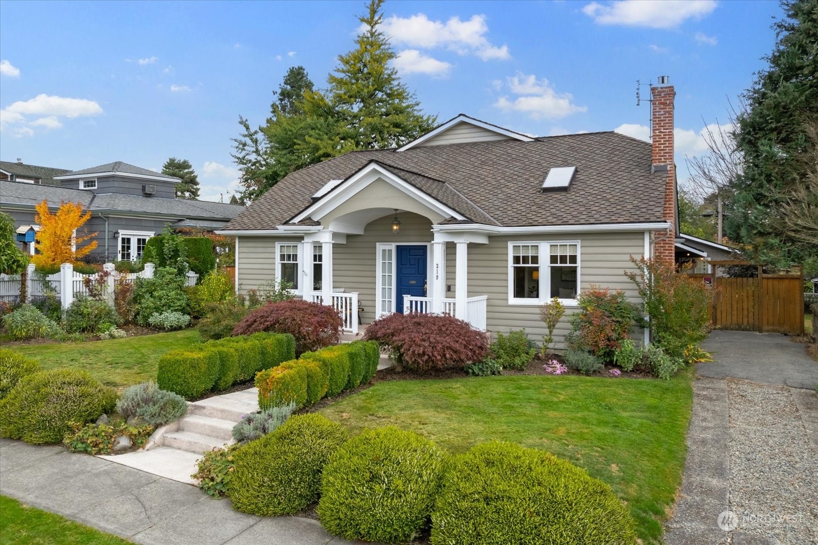 Property Photo:  319 Avenue E  WA 98290 