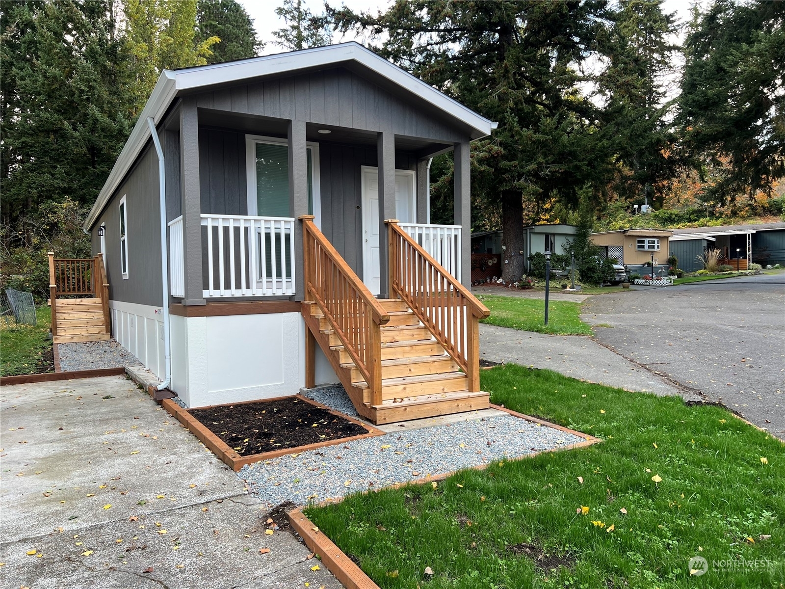 Property Photo:  507 131st Street E L  WA 98445 