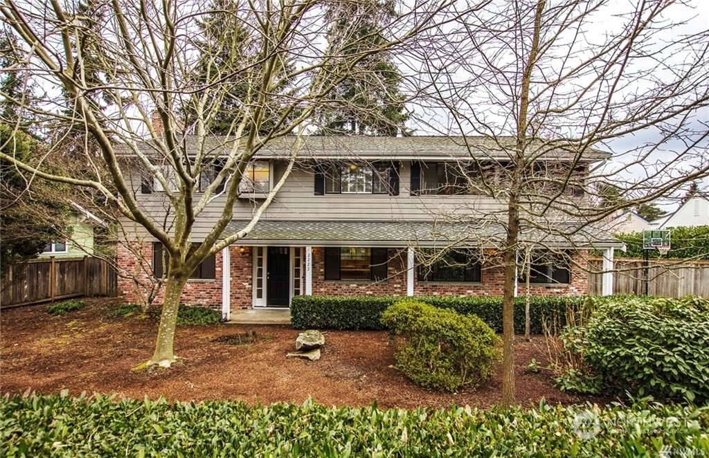 Property Photo:  2222 Evergreen Point Road  WA 98039 