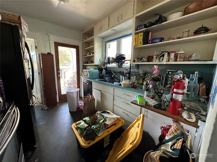 Property Photo:  838 S Oakes Street  WA 98405 